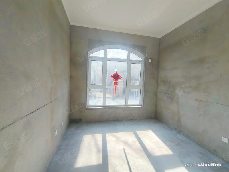 带二层地下 车库,银盛泰德郡(别墅)二手房,376万,5室3厅,3卫,298平米