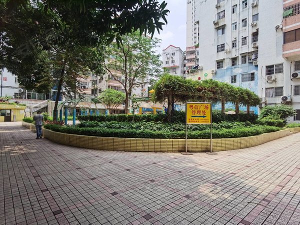 广州海珠赤岗粤信广场赤岗地铁口,高层精装大两房,格局方正,家私齐全