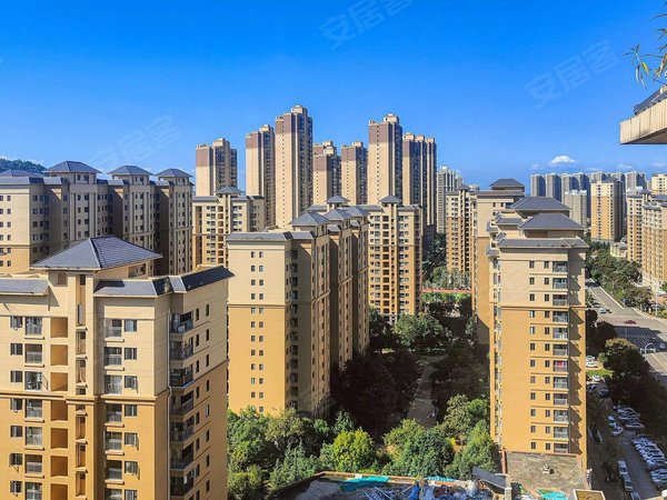 昆明呈贡市政府俊发时代俊园紫韵馨苑时代俊园 一梯两户 带家具四居室