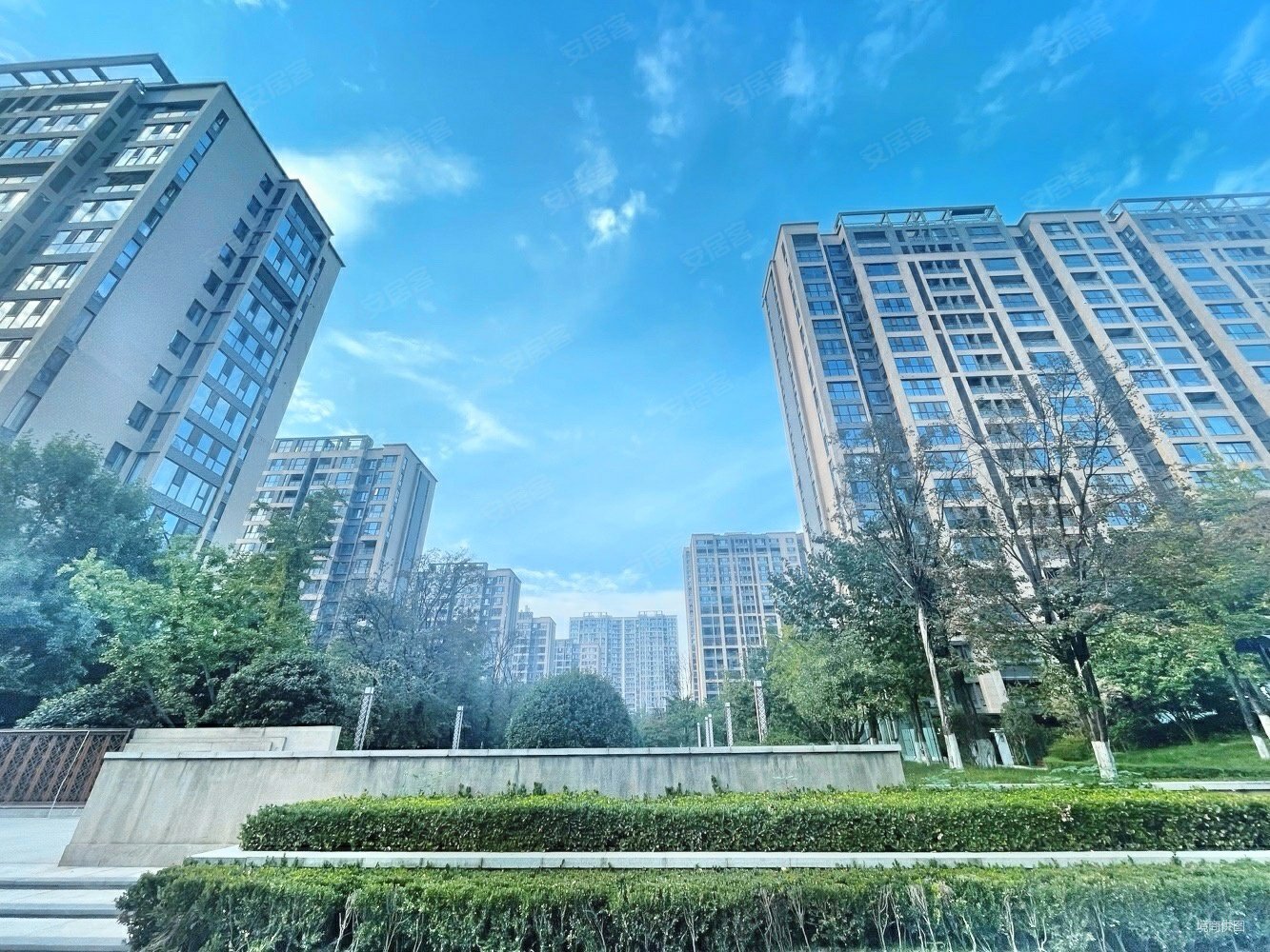 西安房产网>西安二手房>曲江新区二手房>南湖二手房>金地湖城大境天锦