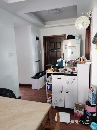 足不出户 专家讲解立即带看房源信息房源概况赵以伟4.5分佣金≤0.