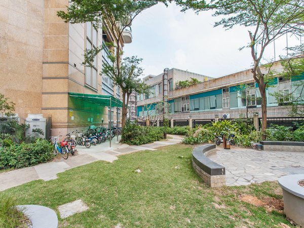 深圳罗湖水库百仕达8号楼百仕达8号楼 4室2厅3卫 134平 电梯房 精装修