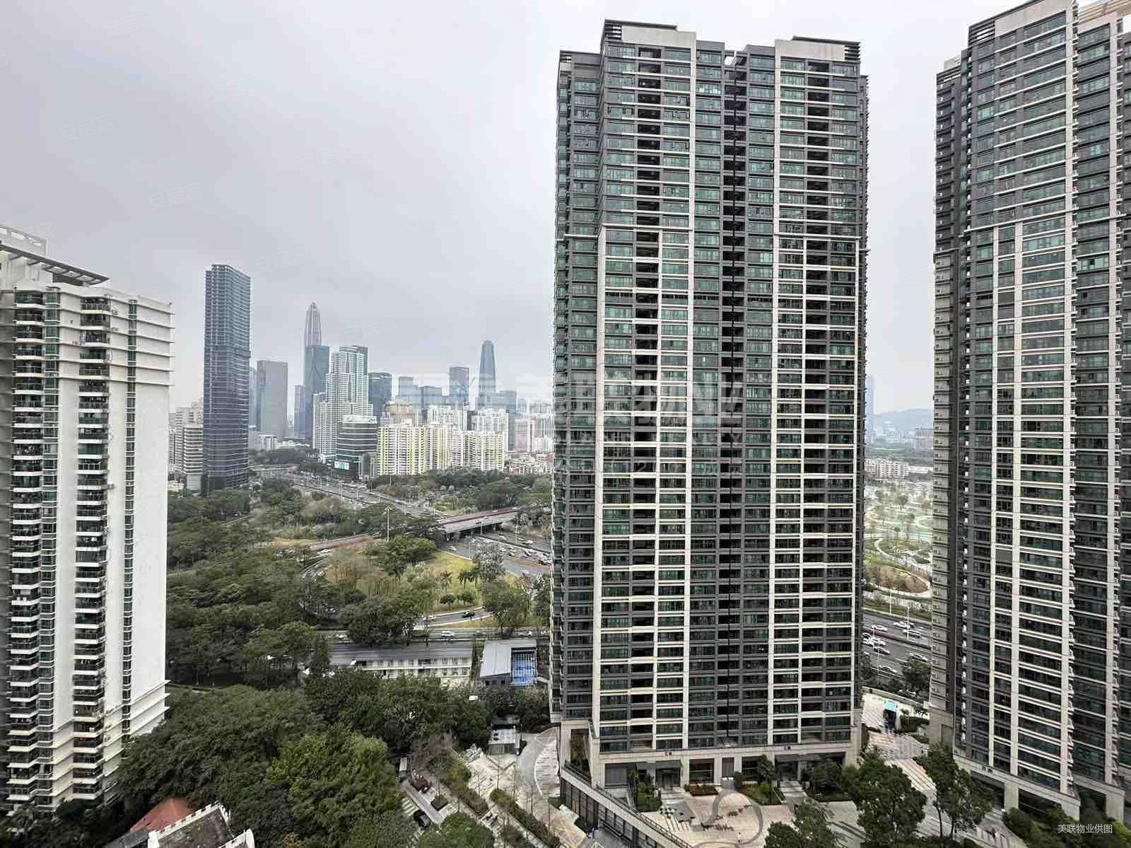 皇御苑一期70平两房高楼层满五业主回香港买房诚心卖