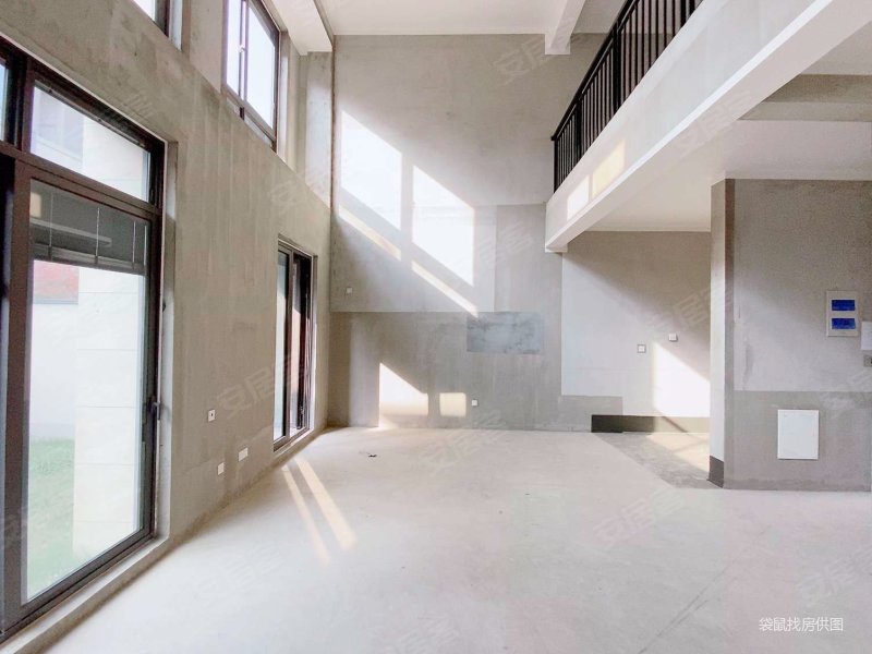 路劲太湖院子(别墅)5室2厅3卫267㎡南620万