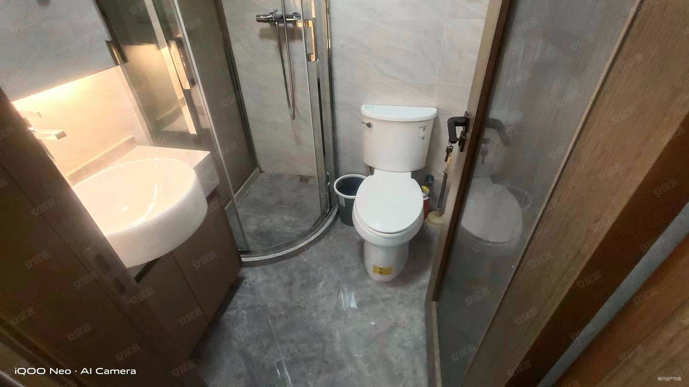 日月光伯爵天地汇景华庭(二期)二手房,295万,3室2厅,2卫,91.