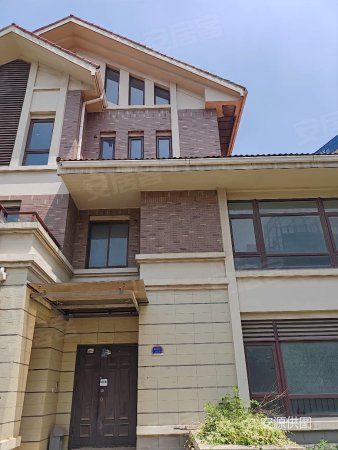 五洲国际广场旁,双拼别墅,带800平方大院子,随时看房有多套