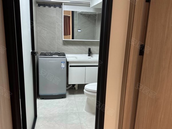 无锡江阴澄江中梁壹号公馆(商住楼)八佰伴旁 复式出租 随时看房 价格