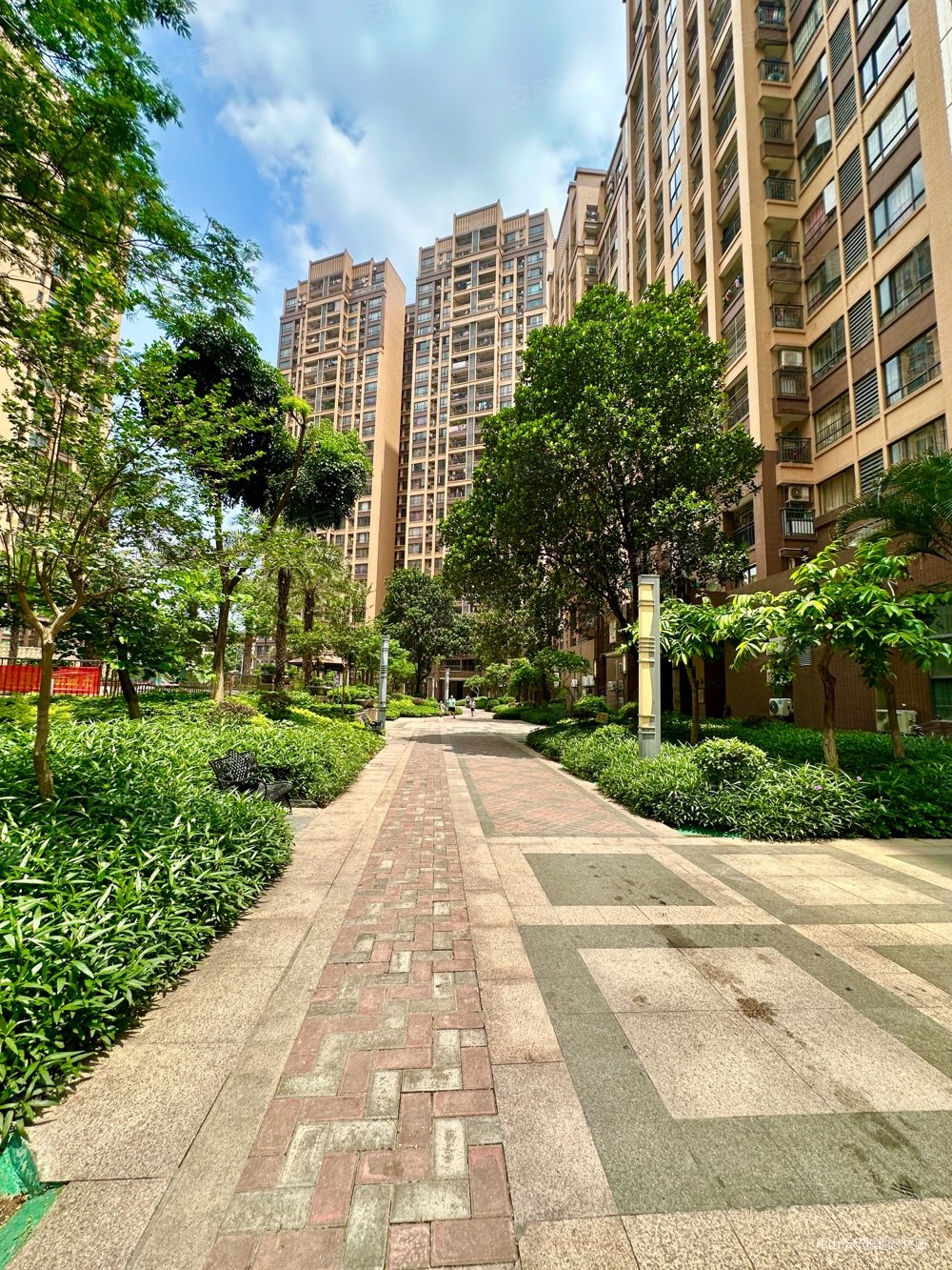 125方大4房 朝正南 中楼层 可谈价满五 ,锦绣龙湾二手房,107万,4室2厅