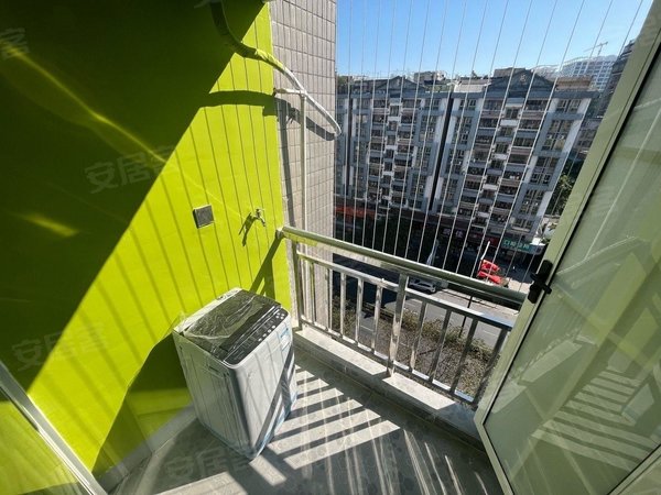 深圳龙岗坂田光雅园10号线光雅园地铁口,户户带阳台,独栋园区环境
