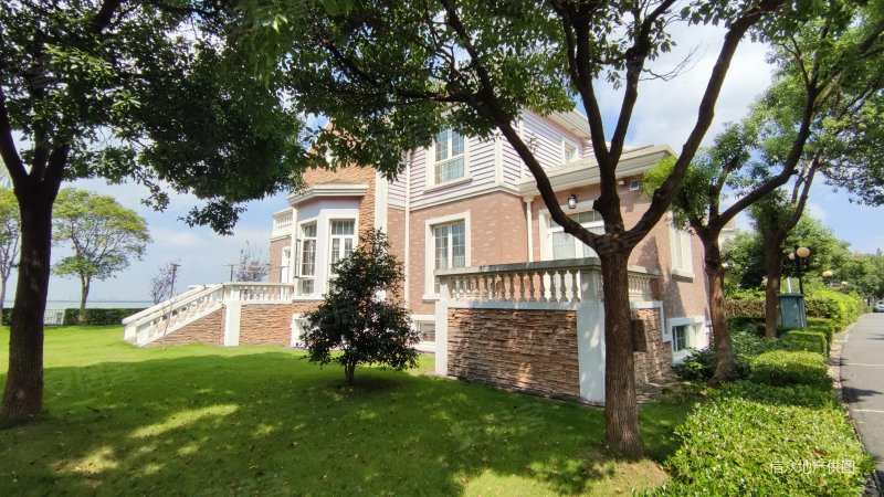 金澄明珠别墅6室3厅6卫619㎡南1890万