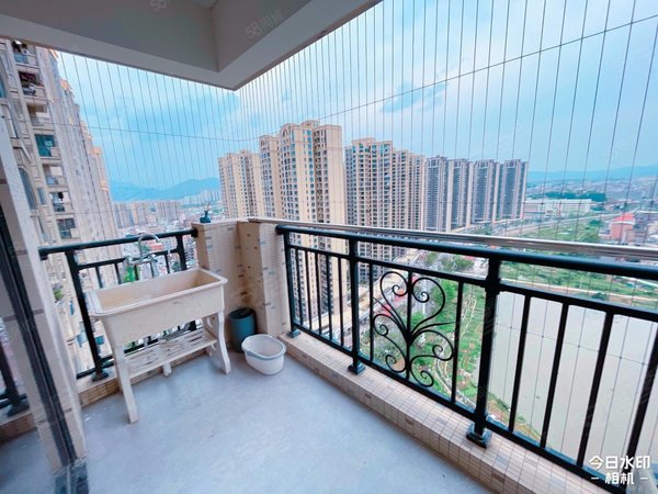 中骏愉景湾,南安市区租房,愉景湾高层精装两党出租1500,南安租房-泉州