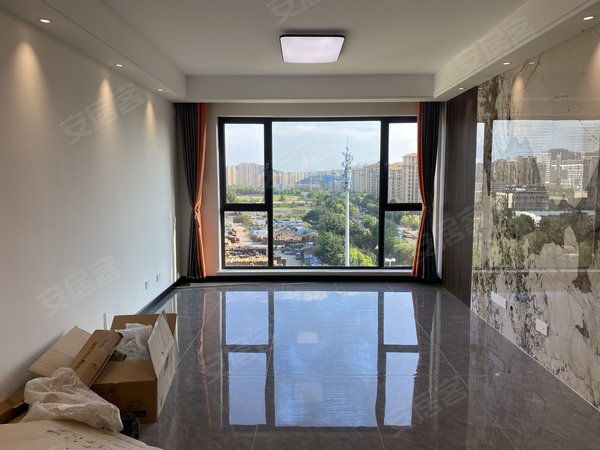 青岛李沧绿城绿城锦棠绿城锦棠 第一次出租 豪华装修 带车位 看房方便