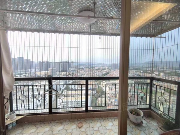 光明大街中心区,明安花园102平大三房,近学校,医院,公园