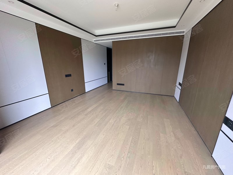 带车位正弘臻好楼层好位置 品质小区 精装拎包入住边户随时看房