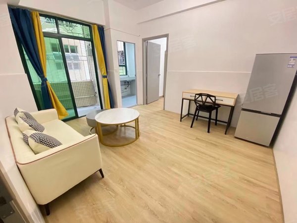 深圳福田福田中心区石厦东村石厦地铁口大一房一厅出租房源真实图片