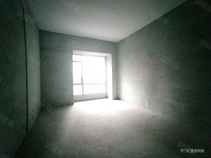 天虹商场龙泉豪苑568平方毛坯6房2厅出售