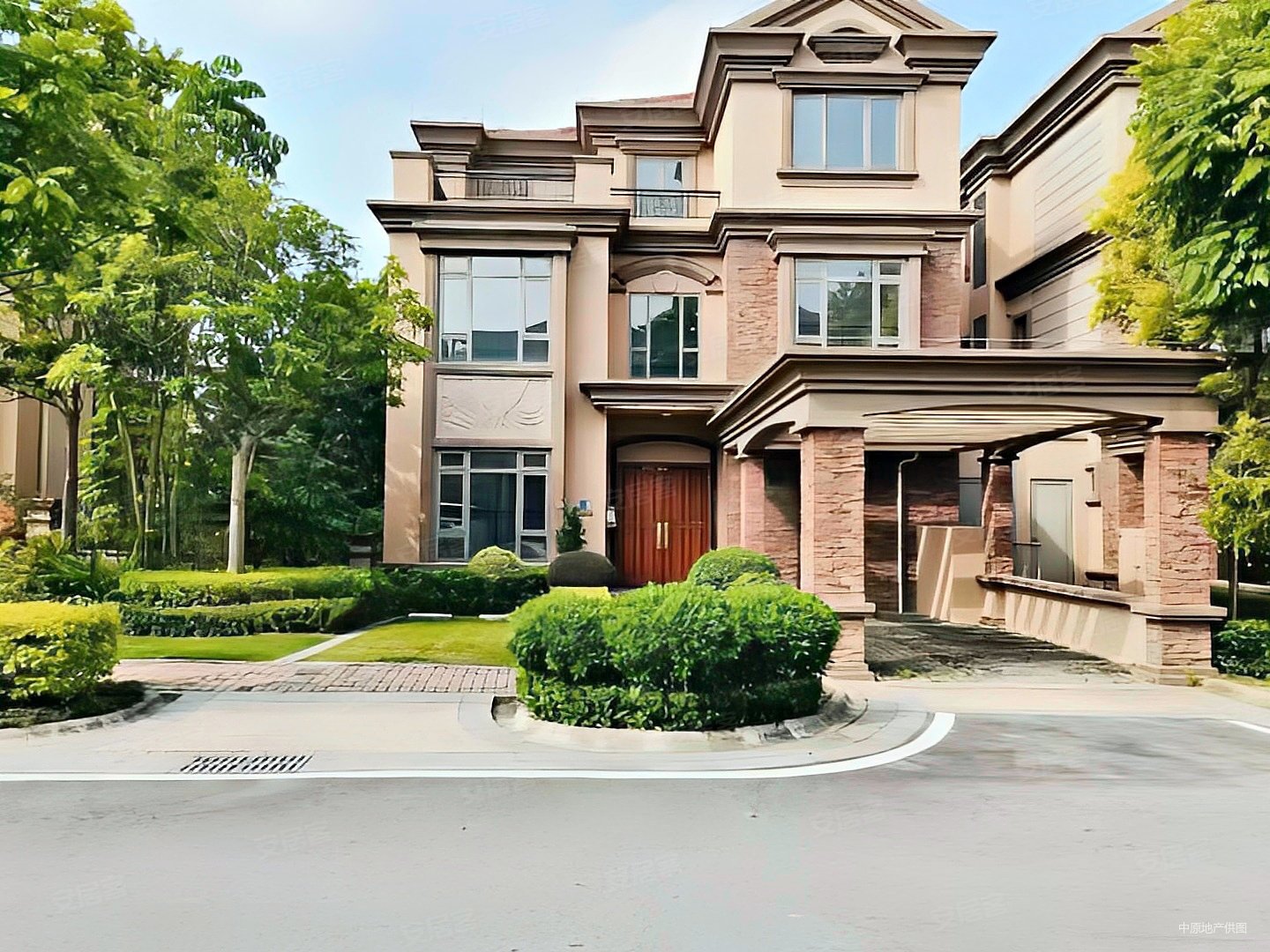 海逸豪庭御峰(别墅)6室2厅5卫322.68㎡南北1800万