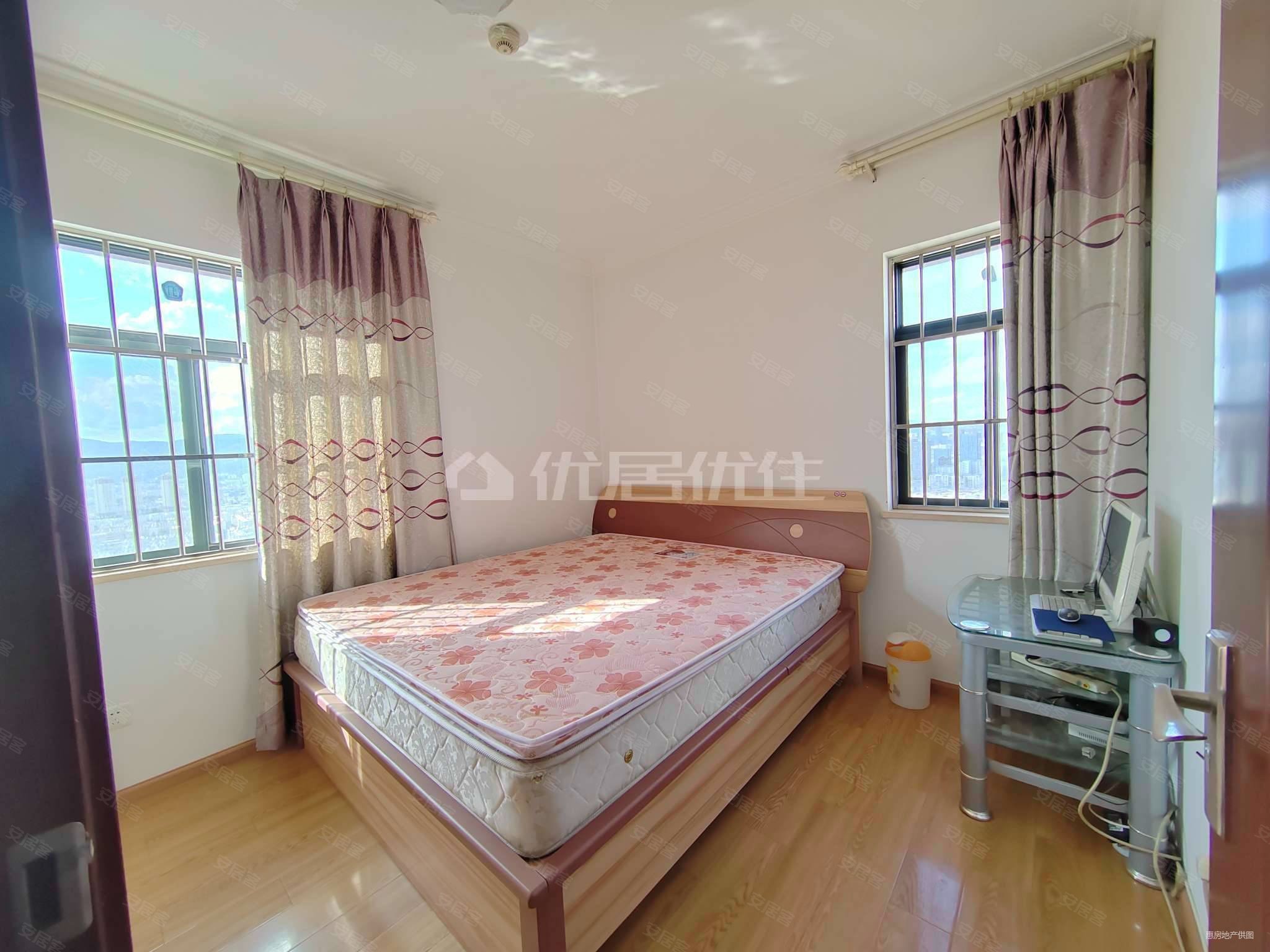 碧鸡名城(1期)  精装修 大3房 急售 看房方便 拎包入住