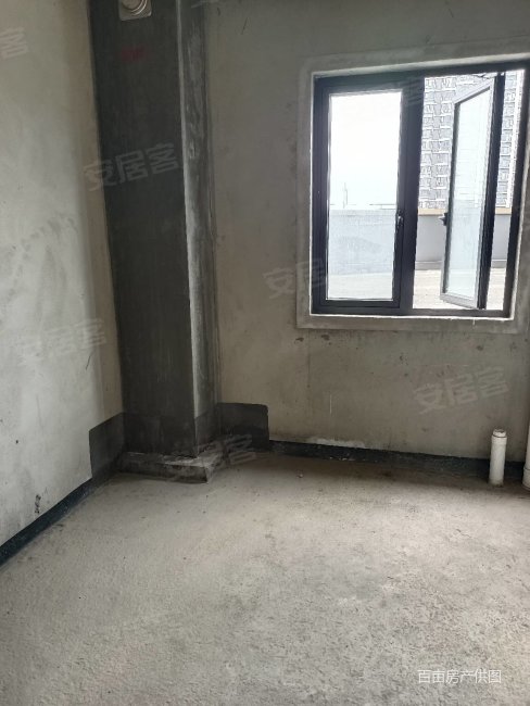 送1000平米露台 万象府三房两卫 花园菜园球场烧烤场都有了