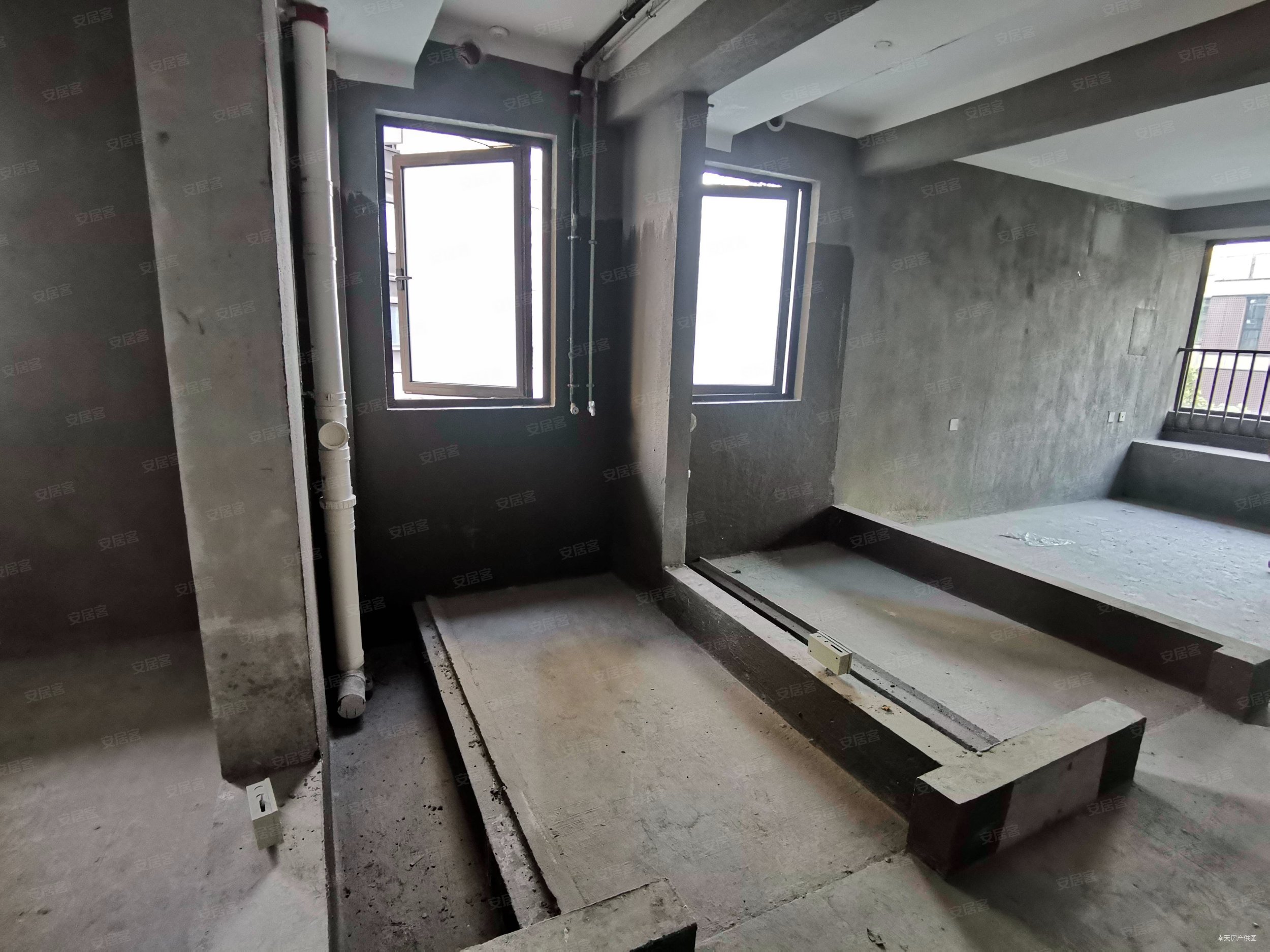 中海枫桥里4室2厅2卫127㎡南310万