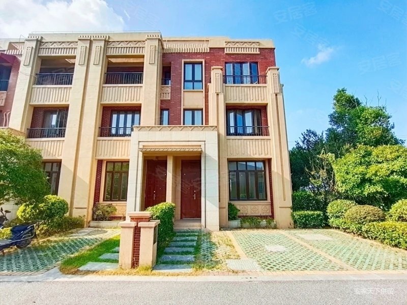 绿荫大道环绕!天然氧吧!紫荆庄园!淀山湖壹号!一线湖景别墅!