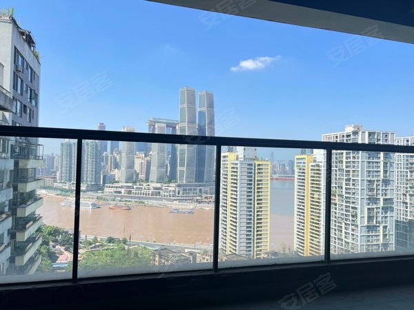重庆南岸南滨路阳光100国际新城正看江 南滨路大三房出租 近换线的