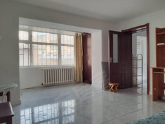 鸡西鸡冠鸡冠城区奋斗小区对面步梯1楼,拎包入住。树梁中学,鸡西大戏院附近出租房源真实图片