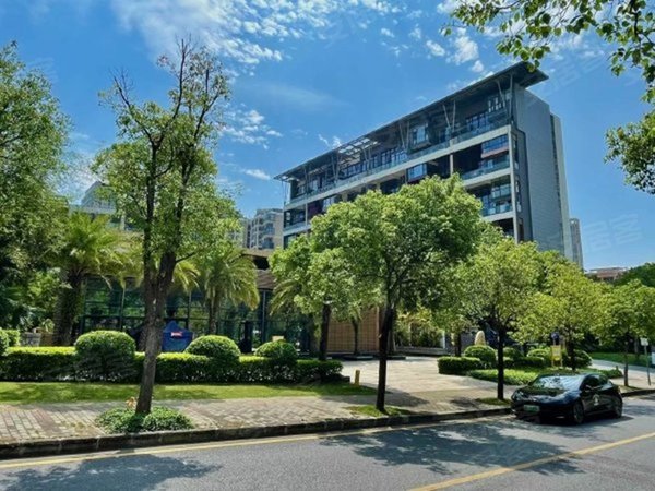 深圳南山前海德尚世家荔湾地铁口 三层复式 独门独院 带家私电器 带