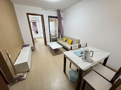 新华国际公寓 精装一室一厅朝南 国防地铁口