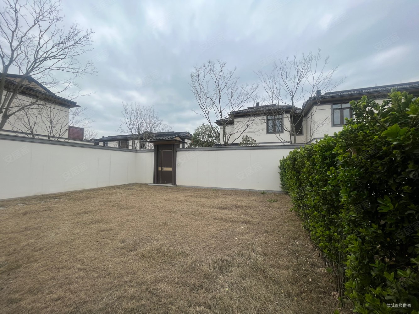 绿城云栖桃花源合院边套大花园小区环境优美一步一景