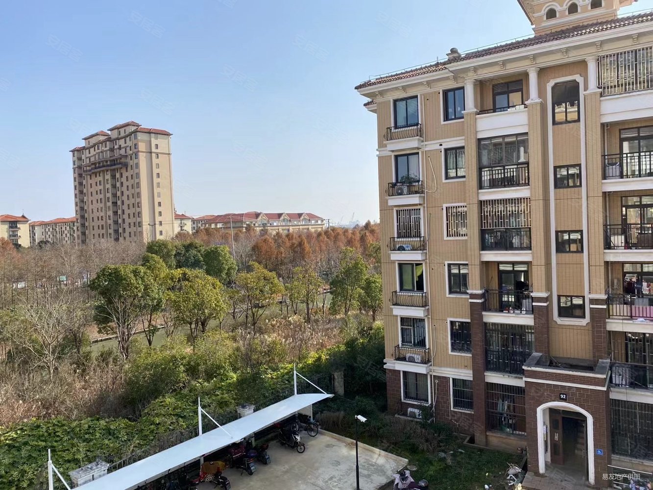 凤凰花苑1室1厅1卫满五装修电梯