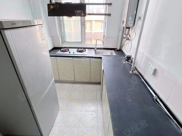 南京鼓楼华侨路上海路4-1号小区短租月付宇宙中心新街口省中医对过石鼓路上海路4号小区两家合租出租房源真实图片