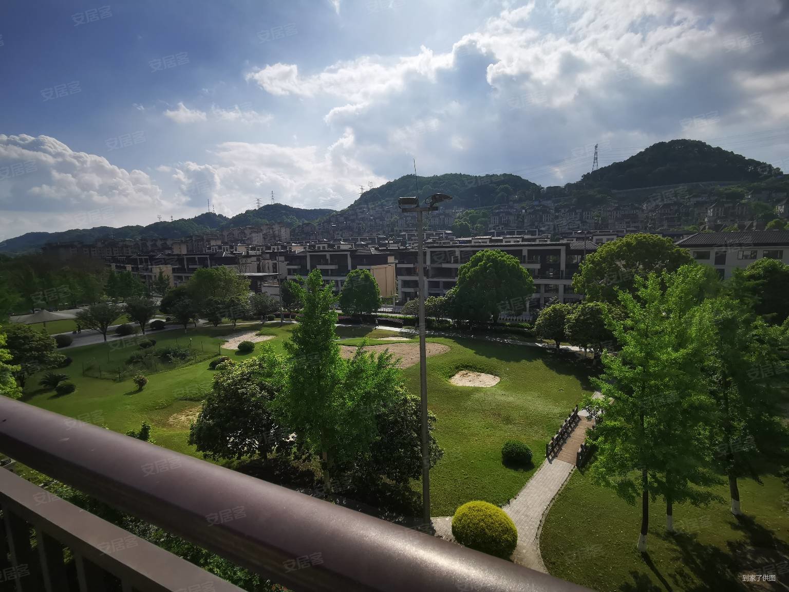 复地山与城(2期)4室2厅4卫140㎡南北188.68万