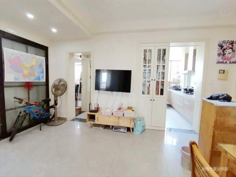 金雅苑 交通便捷 商品房 有电梯 精装可拎包入住 刚需小三居