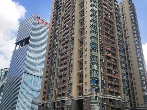 深圳宝安沙井名豪丽城新出沙井(名豪丽城)花园小区,中高楼层朝南,2卫