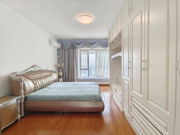 东莞常平常黄路翔龙天地广场商圈轻轨口 翔龙天地广场4房2卫 豪华装修