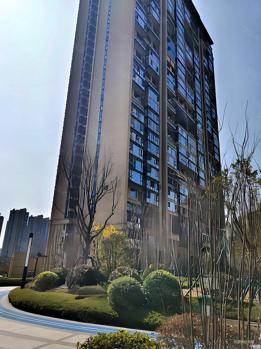 观山湖区保利大国璟现房地铁口华麟拎包入住仅售112万
