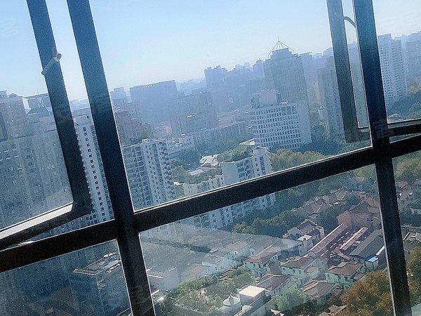 上海徐汇建国西路巴黎时韵巴黎时韵 1室1厅1卫 配套齐全 电梯房 精