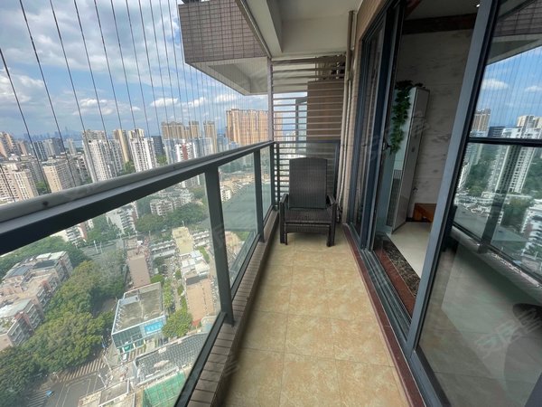 深圳南山蛇口招商雍景湾雍景湾高层海景三房厅出阳台 家私齐全 带车位