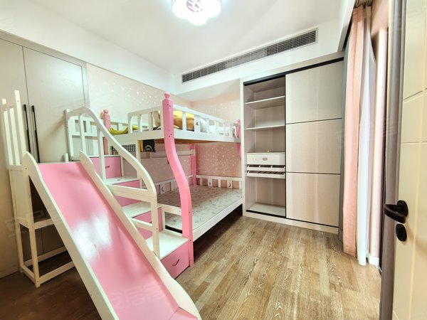 五四北租房,三盛国际公园剑桥区 3室2厅2卫 电梯房 精装修135平米