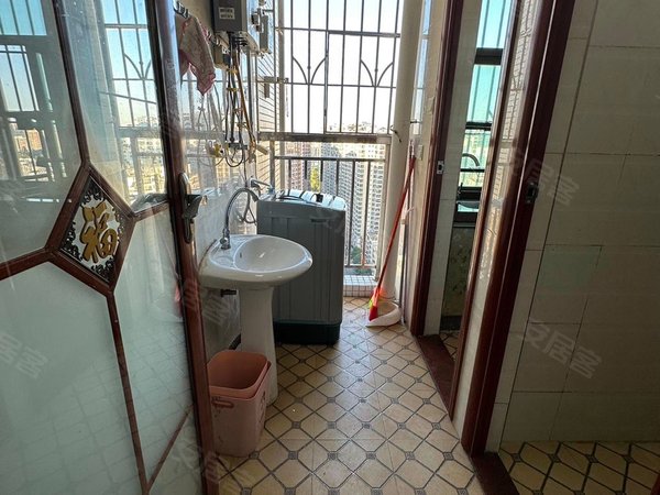 深圳布吉大芬黄金富苑丹竹头地铁站附近黄金富宛大单房出租出租房源