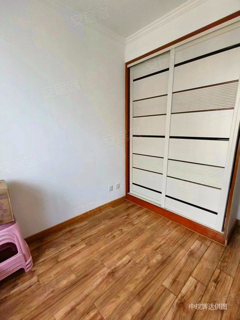 荣城花园北苑交通便捷产权清晰南北通透小三居临地铁