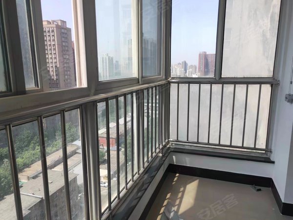 西安新城长乐中路龙苑大厦双地铁口 三室1卫 可办公 可住家 黄河 西光