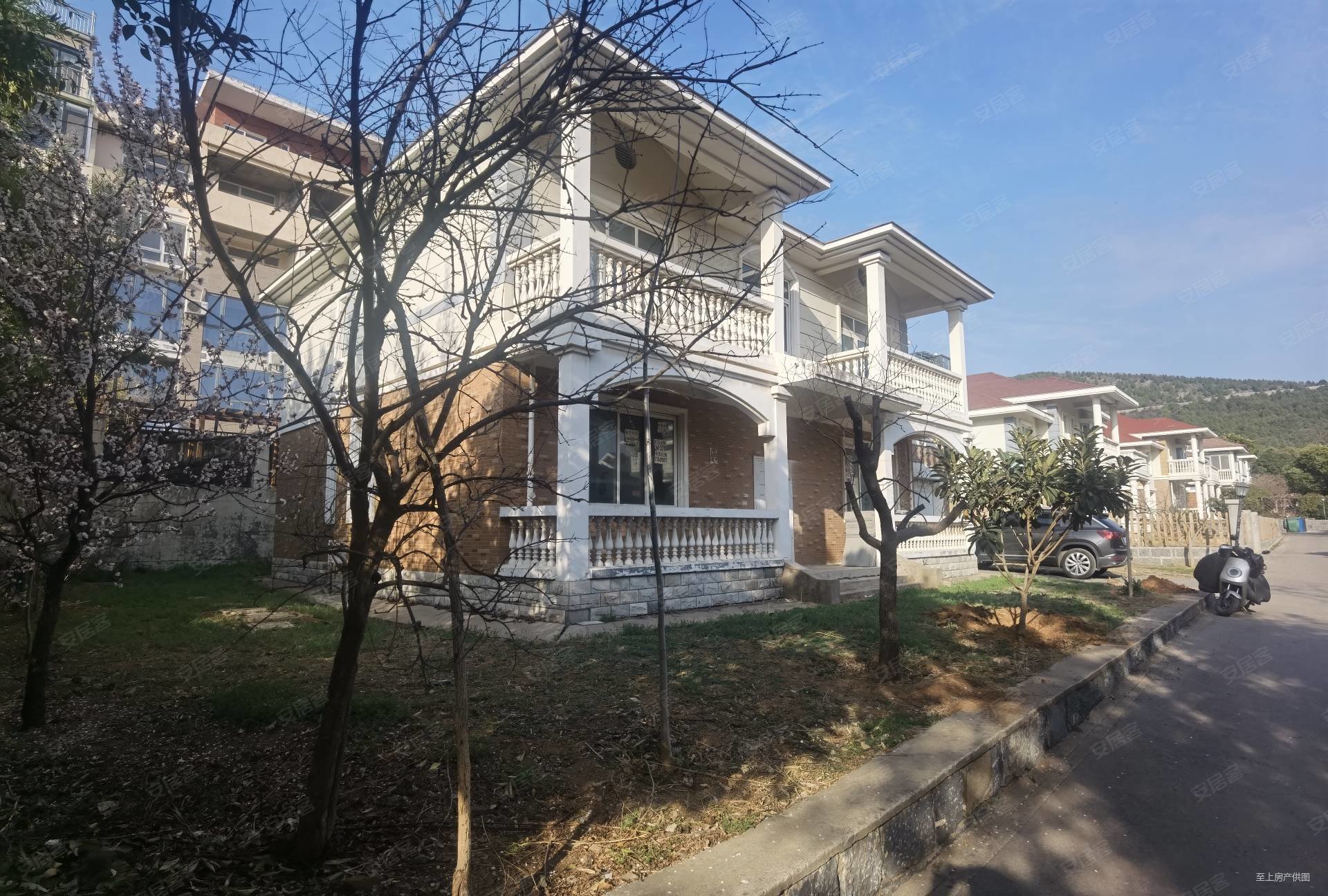 带平台,汉泉山庄(别墅)二手房,710万,4室2厅,3卫,268平米-徐州安居客