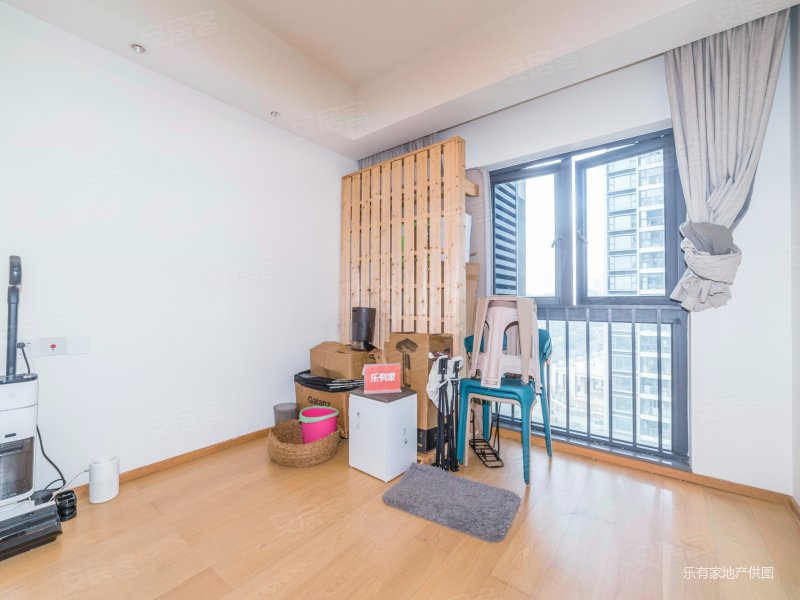 满京华云晓公馆 近地铁 交通便利 中间楼层 精装可拎包入住