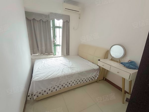 深圳南山南山中心区缤纷假日9号线南山书城站口缤纷假日豪园朝南大