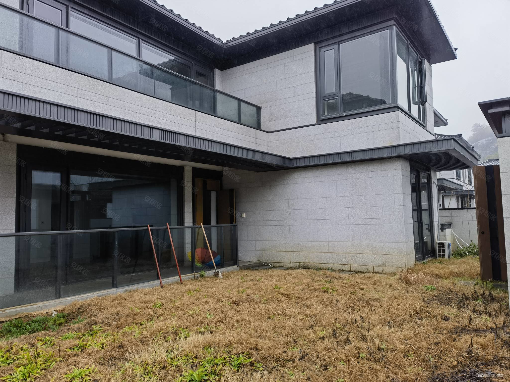 新出山水樾澜庭合院别墅边户带大花园房东急售有三车位