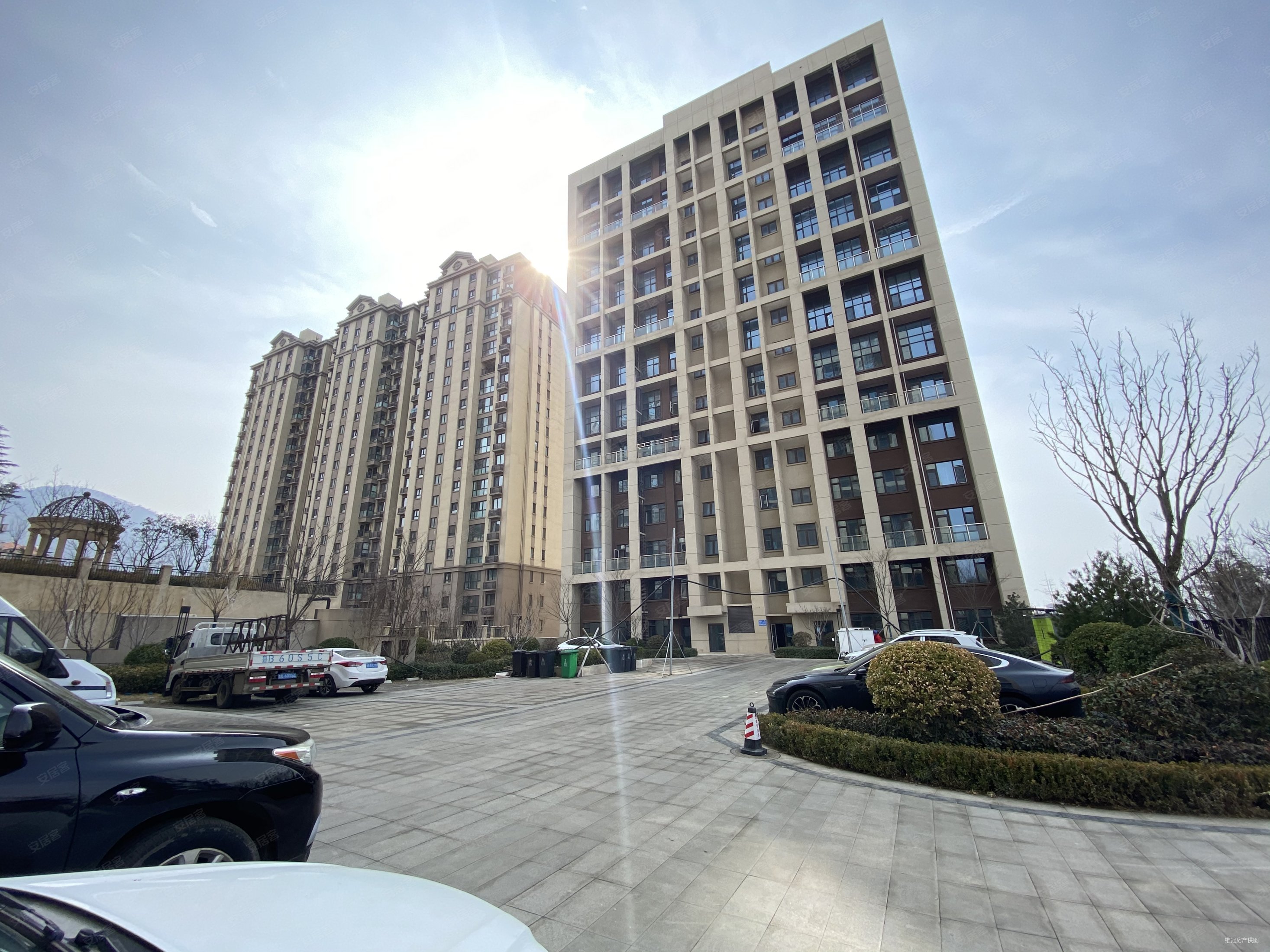 鲁商蓝岸丽舍商住楼