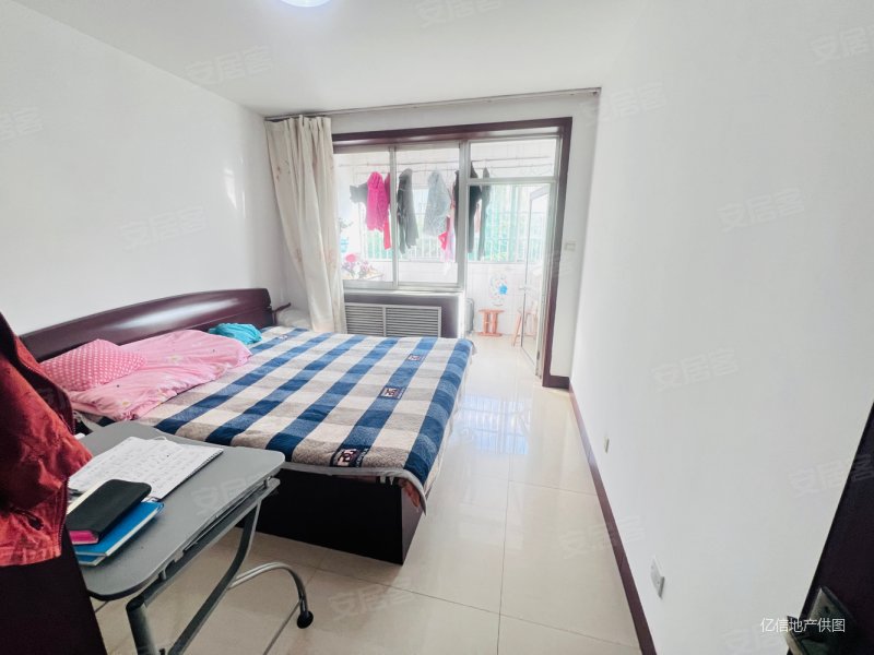 超值价华盛园3楼73万可议精装3室1厅带车储满五