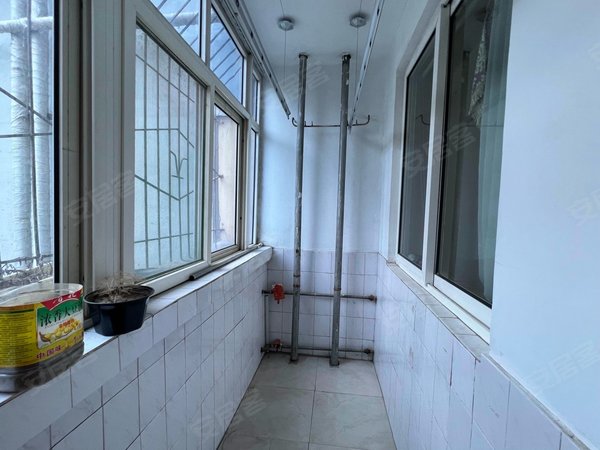 济南历下老东门东仓小区黄金三楼 家电齐全 精装两室 近大明湖 山大